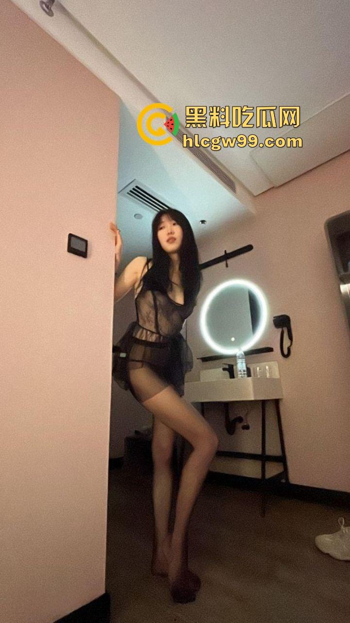 中央戏剧学院播音学妹【林蔚】被男友背刺,情侣私拍做爱视频流出,口交呻吟无套猛操,玩得好花让人看懵!-12