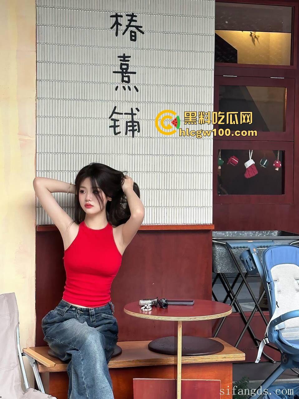 广西大学大一学妹【胡悦宁】不雅视频流出被曝光,娇嫩玉体完美呈现 圣诞母狗满足你所有性欲。-7