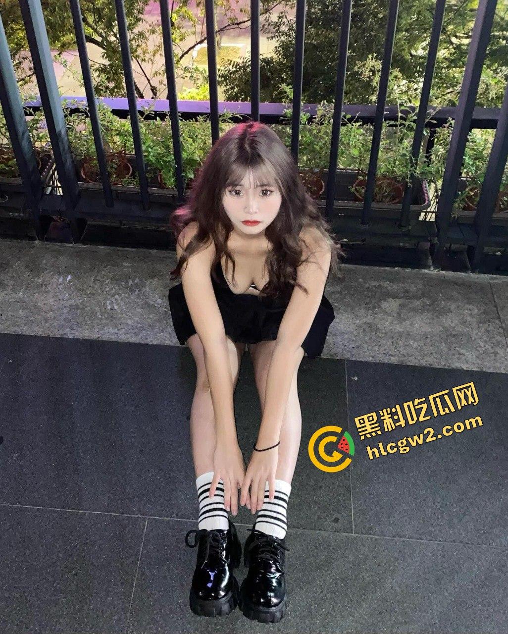 四川传媒学院舞蹈系大三骚鸡『吴亭倩』和社会男友掐脖性爱!口爱很认真 独家流出!-3