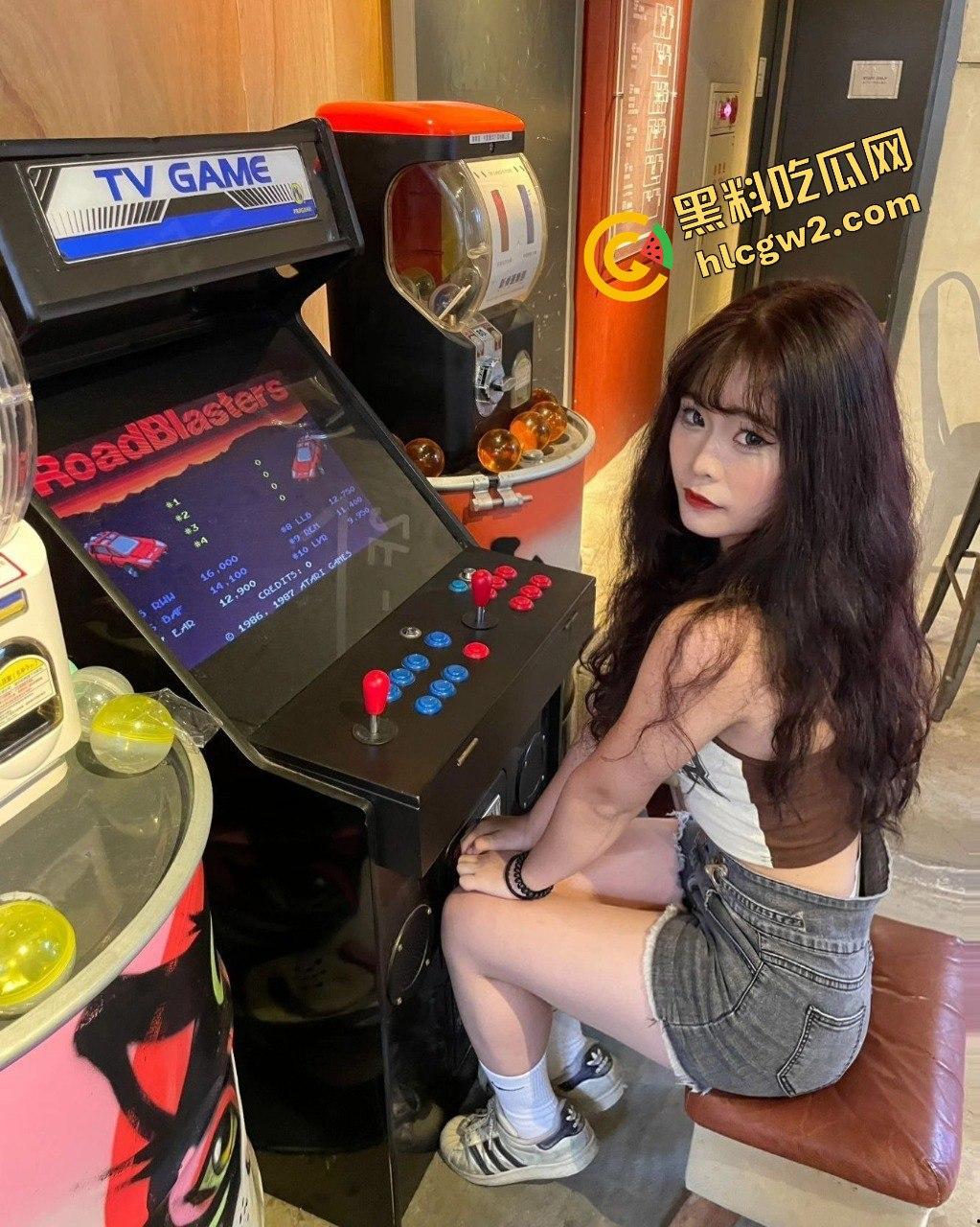 四川传媒学院舞蹈系大三骚鸡『吴亭倩』和社会男友掐脖性爱!口爱很认真 独家流出!-6