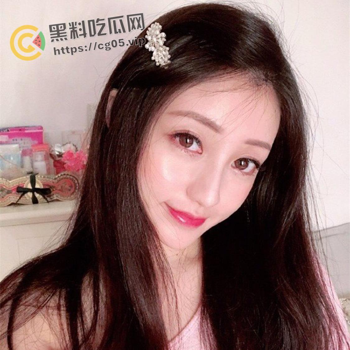 云盘高质量泄密 上海艺术学院校花【李文娅】与男友露脸各种性爱自拍 已经被调教成母狗的样子的了-2