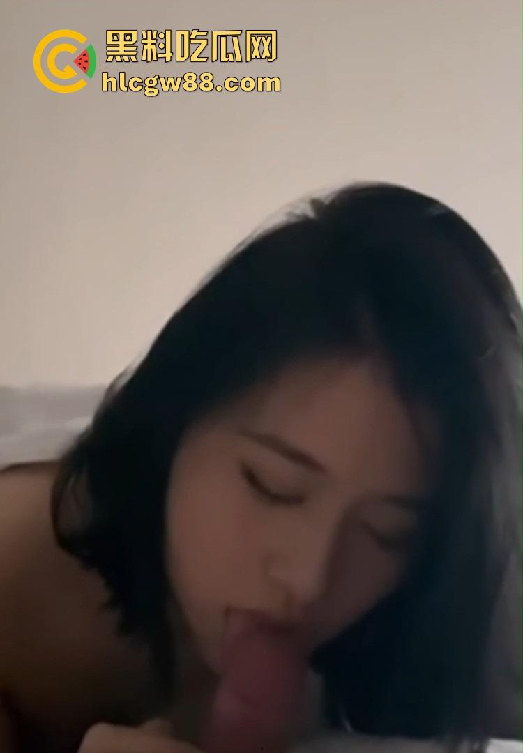 课堂上是学霸,床上是母狗!湖南短发大学生【郭奕函】被约炮大神玩坏任人爆操,被干到高潮连连!-15