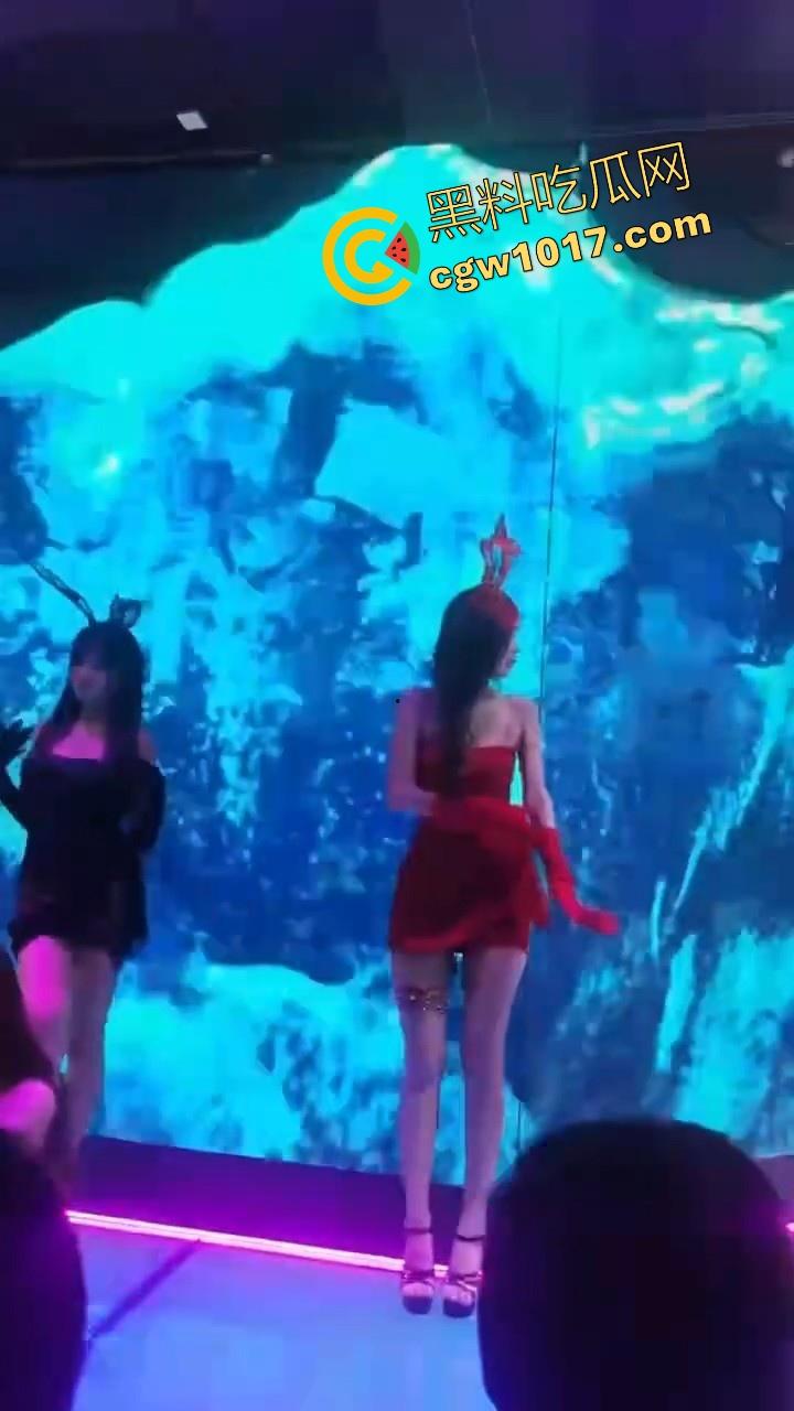 近期刷爆网络的广州成人展来啦！各种刑具成人用品花样多多，极品模特上演情趣诱惑，真是宅男的梦想啊！-5