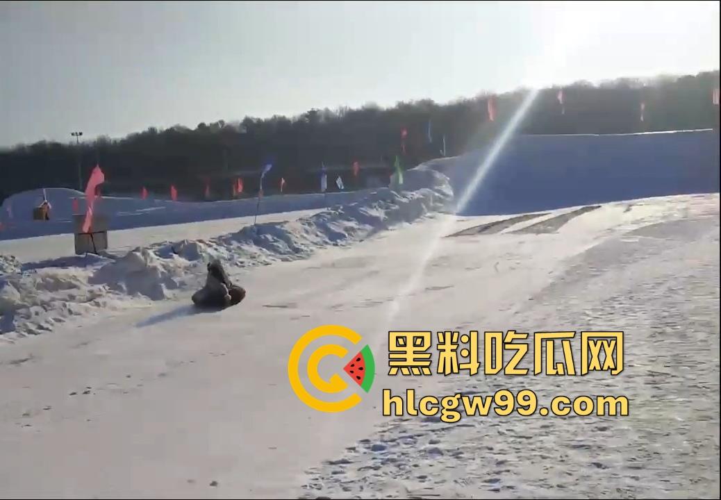 公司团建狗男女集体约炮狂欢,人妻女同事酒店里被操到天昏地暗,别人的老婆成了泄欲玩物,骚得比外围还放得开!-7