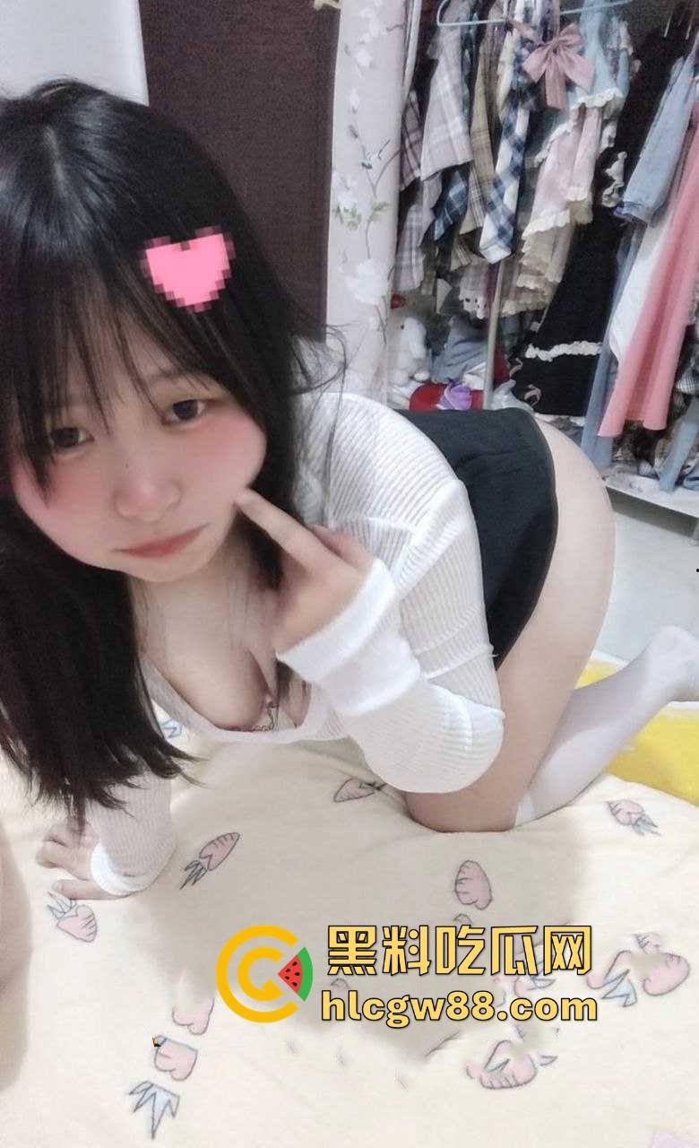 湖南永州大奶微胖学生妹 李静雯 白丝露脸自慰私密视频曝光 隔着屏幕都能闻到她的淫水咸味!-4