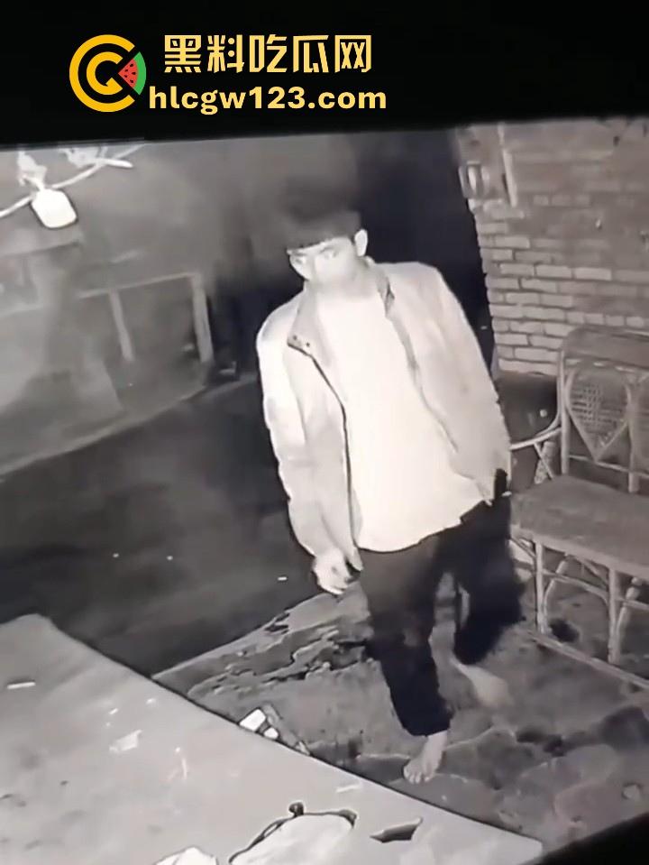 恐怖真实鬼上身 监控拍下可怕全过程 口撕活鸡只喝血吃鸡头 全身抽搐痉挛 最后找法师驱邪!-5