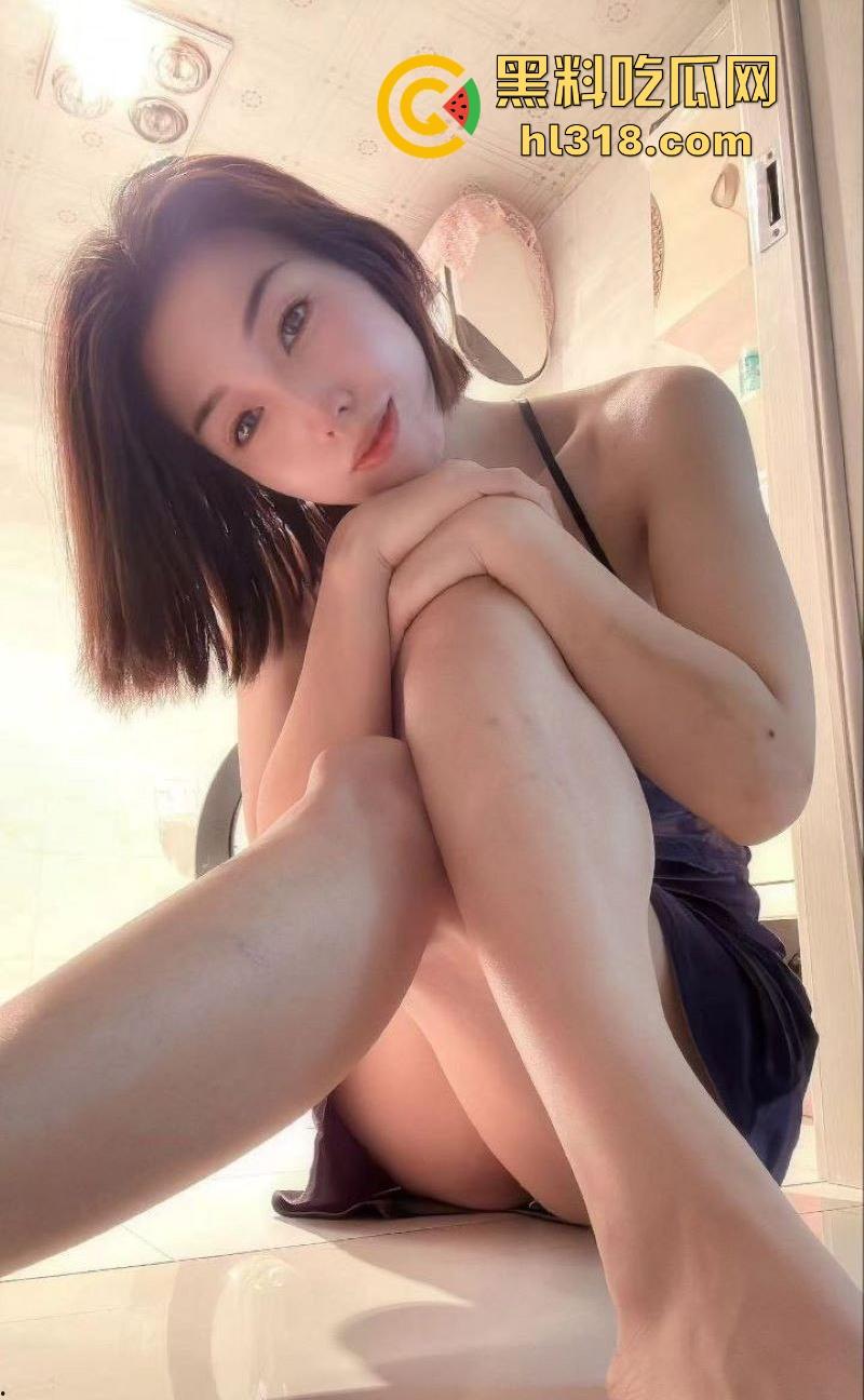 黑龙江鹤岗小学语文老师【李瑶】不雅视频曝光,清纯教师私下骚浪反差,居家裸聊自慰尺度惊人 !-1