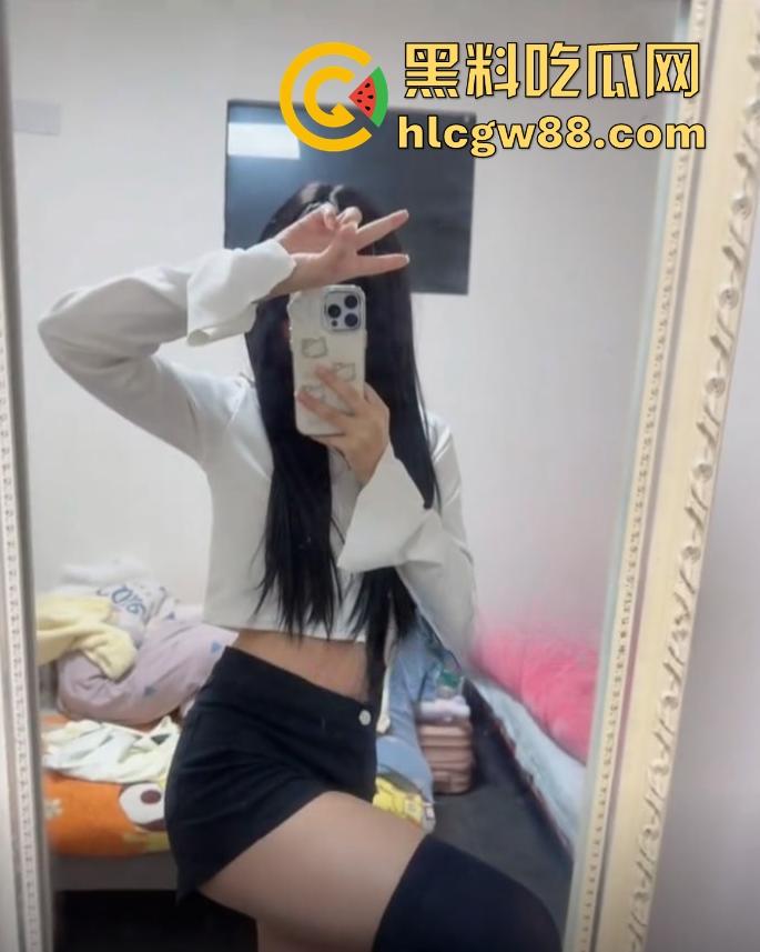 抖音高颜值嫩妹【袁帅】极品身材性感学生妹 私下兼职做骚鸡 1V1裸聊视频流出 内容炸裂!-6