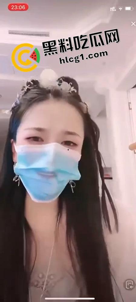 b站UP主【奈妮】直播喷水现场! 付费大佬远程遥控跳蛋操作到把水喷上天花板 真的太会整活了-2