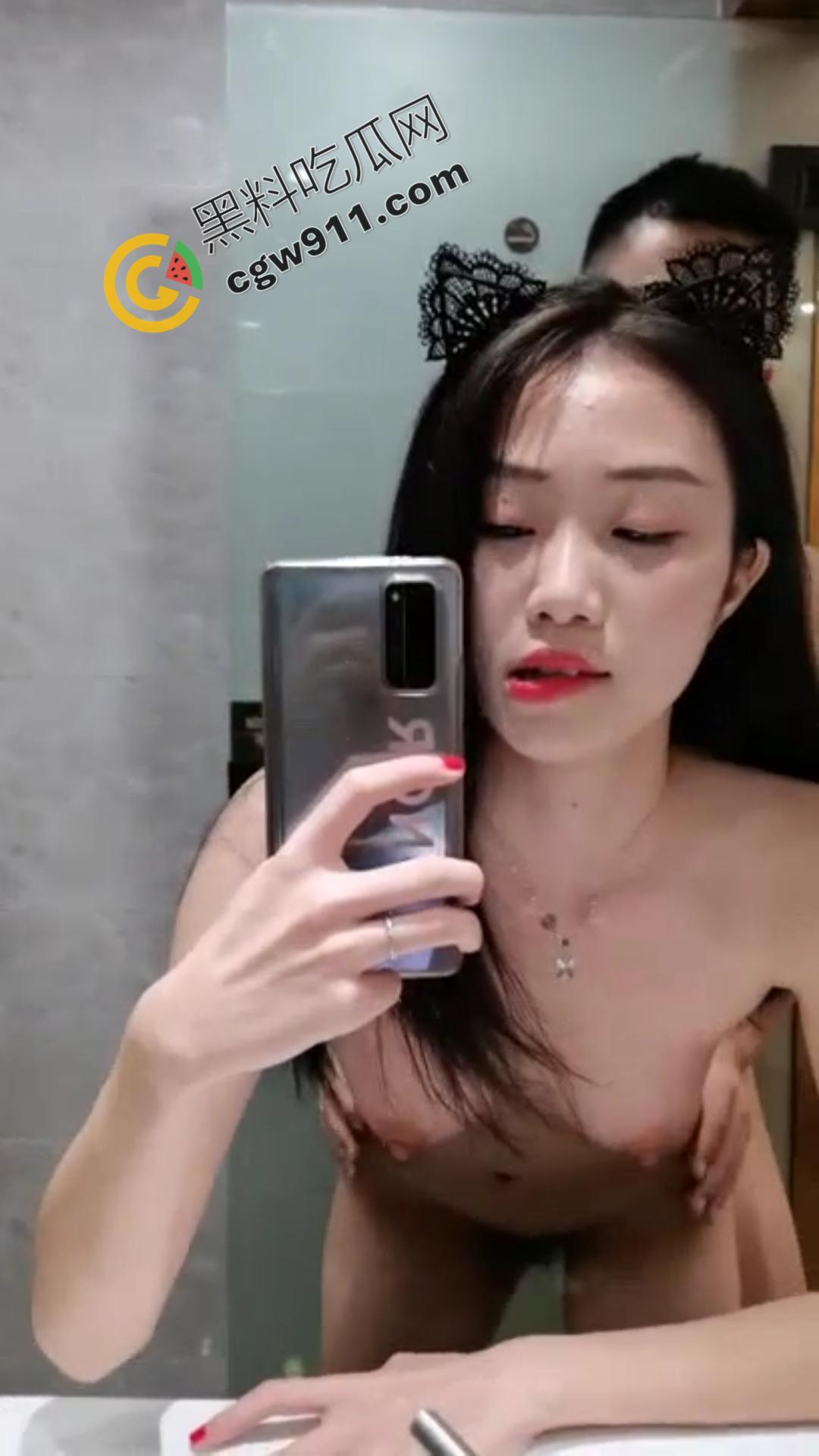 河南抖音博主【户晨风】酒店厕所大战女粉丝视频流出!白皙肌肤美乳乱颤,疯传全网激起狂潮!-5