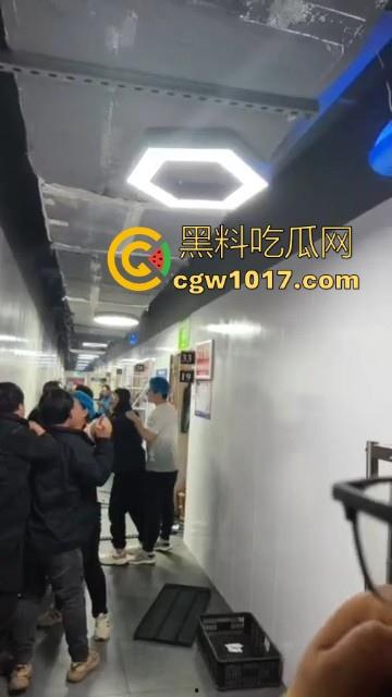 21世纪外卖员经典战役,美饿大战、出餐口大战后厨等等名场面,当今社会最不好惹的一群人,生死看淡不服就干!-2