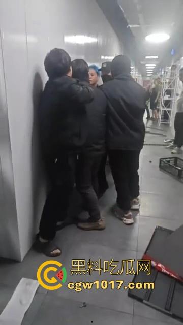 21世纪外卖员经典战役,美饿大战、出餐口大战后厨等等名场面,当今社会最不好惹的一群人,生死看淡不服就干!-7