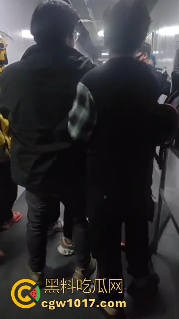 21世纪外卖员经典战役,美饿大战、出餐口大战后厨等等名场面,当今社会最不好惹的一群人,生死看淡不服就干!-8