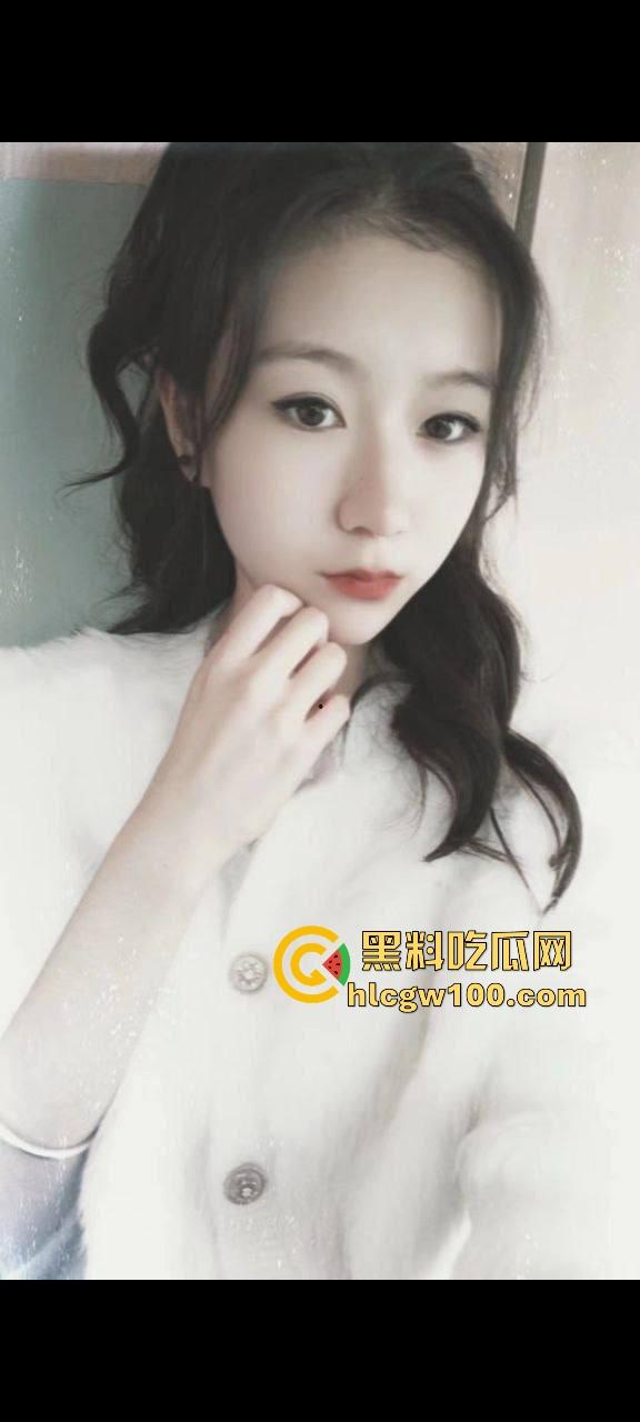 陕西08年生学生【王紫宣】私密视频曝光！嫩逼粉得像水蜜桃嫩到滴水，年轻身体就是不一样，果然是顶级白月光！-1