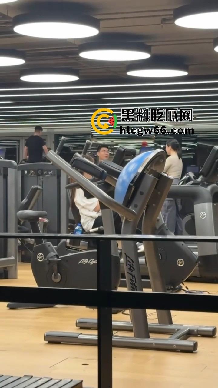 成都小仙女健身房被基佬狂骂,母0攻击性拉满,气得要报警,炸裂的一批!-7