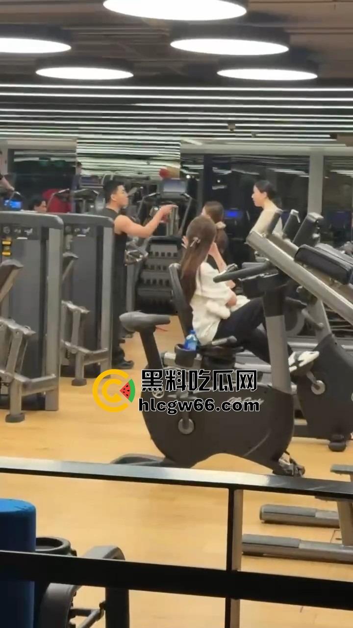 成都小仙女健身房被基佬狂骂,母0攻击性拉满,气得要报警,炸裂的一批!-8