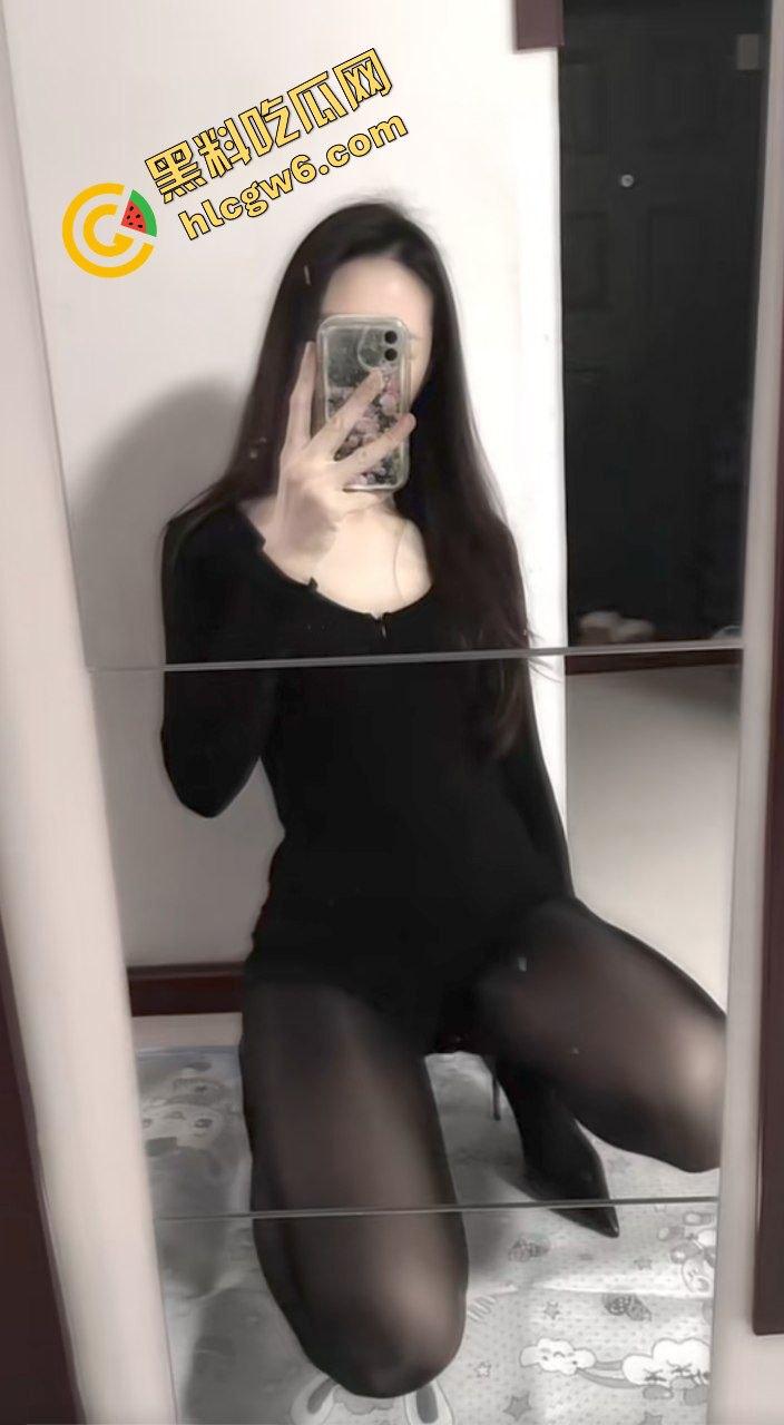 抖音新人长腿尤物黑丝反差骚鸡『王果果』擦边诱惑大哥约操 渔网爆操猛怼骚逼！原创曝光流出！-5