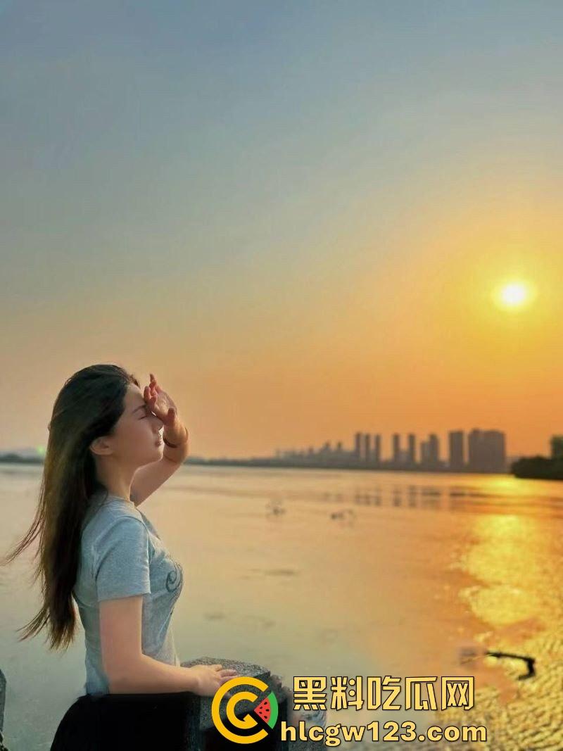 山东舞蹈老师【程一倩】失恋后放飞自我 穿着性感黑丝约炮 惨遭大屌猛男爆操彻底被征服 呻吟声酥骨令人脸红心跳！-2