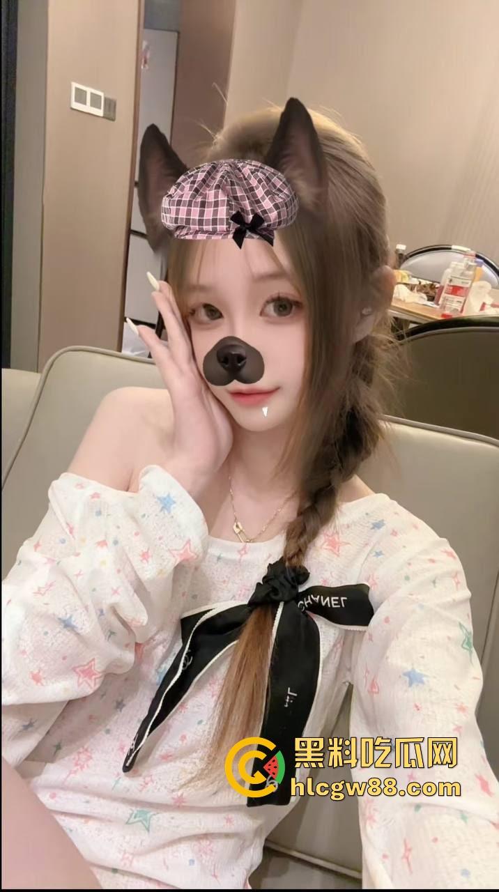 广东20岁抖音小骚货【yona】嫩逼开秀,肉丝裹腿视频求操,掰穴自慰粉鲍嫩得滴水!-6