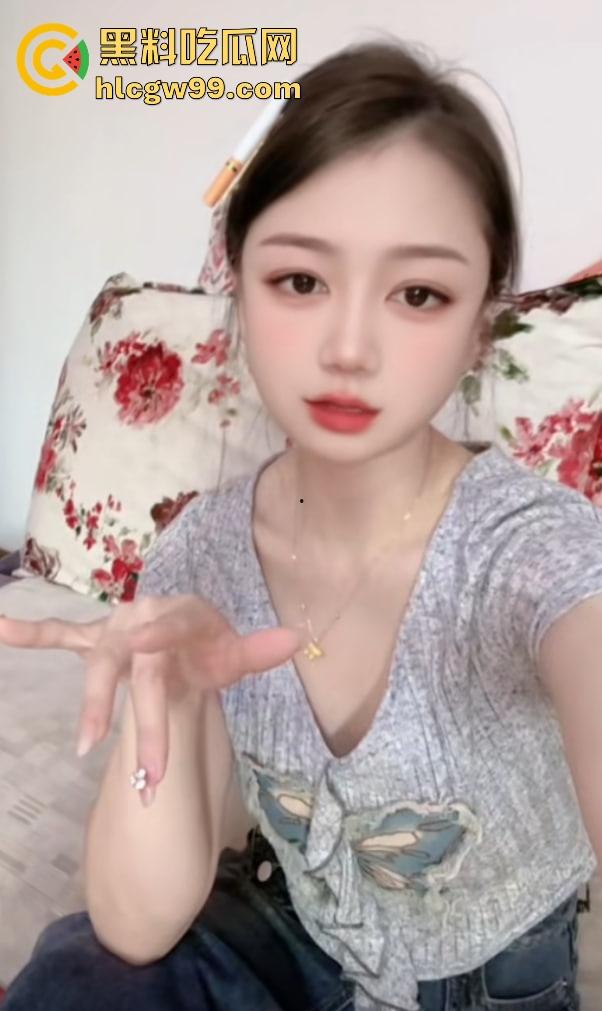 江西精神小妹【萍果】跑路怀化，家里闹翻后混迹酒吧，夜夜夜店蹦迪嗨爆，没钱就开私播抠逼赚快钱，互联网卖逼！-6