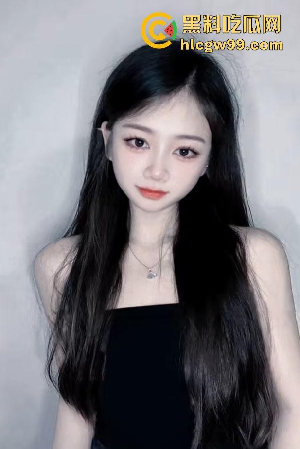 江西精神小妹【萍果】跑路怀化，家里闹翻后混迹酒吧，夜夜夜店蹦迪嗨爆，没钱就开私播抠逼赚快钱，互联网卖逼！-9