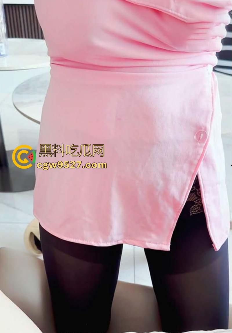 大奶姐姐换护士装玩角色扮演, 包臀群配上黑丝跪地口交,花式做爱猛插打桩, 太用力了把姐姐逼都干肿了!-4