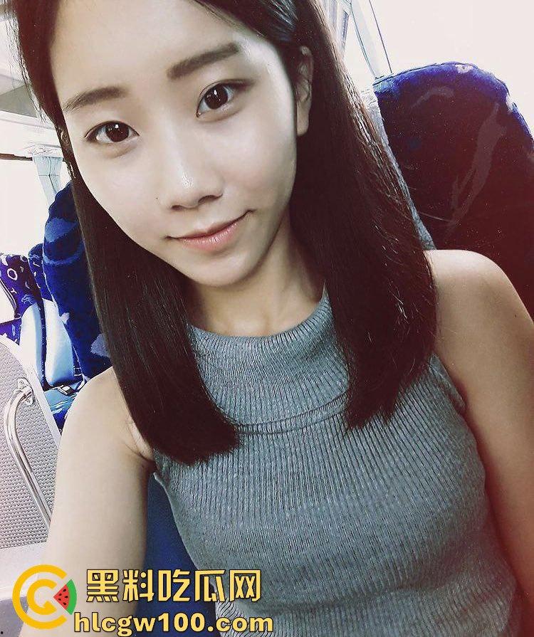 台湾世新大学传播管理系大四学姐【黄庭筠】热衷埋头吃鸡的反差嫩妹,约炮视频曝光流出,被操到娇喘求饶!-2