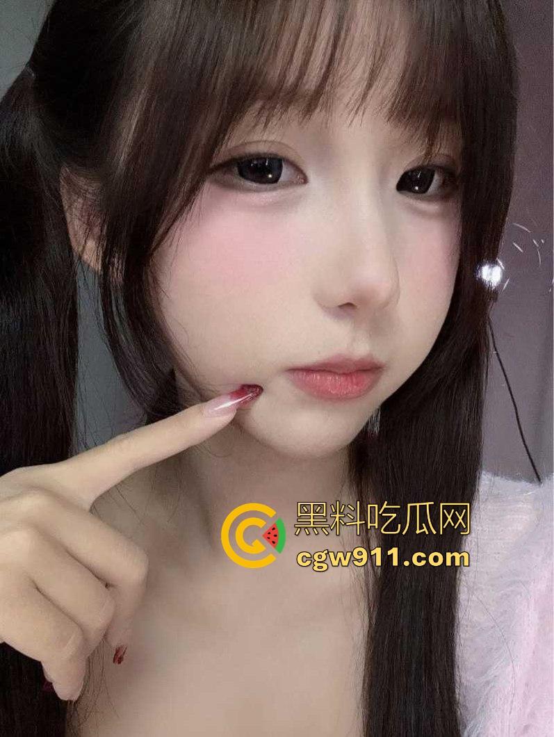 b站福利姬【一条小糖糖】玉体白皙美腿修长,颜值可爱甜美,却只发擦边素菜荤价,最新付费福利曝光!-4