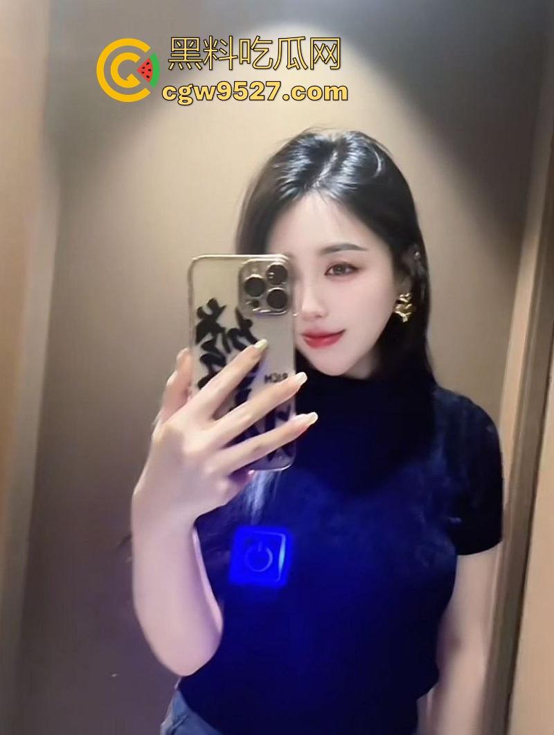 四川极品人妻欲求不满疯狂出轨约炮,性爱惨遭炮友泄露,巨乳肥臀黑丝诱惑,后入打桩高潮迭起!-2